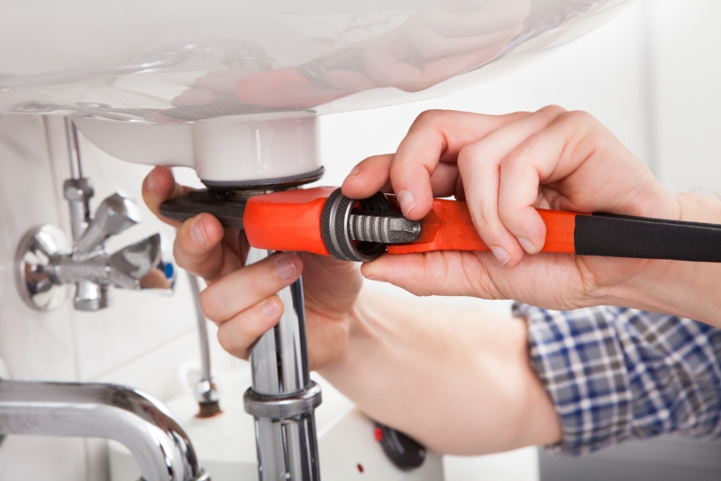 Emergency plumber attending a job in South Kensington